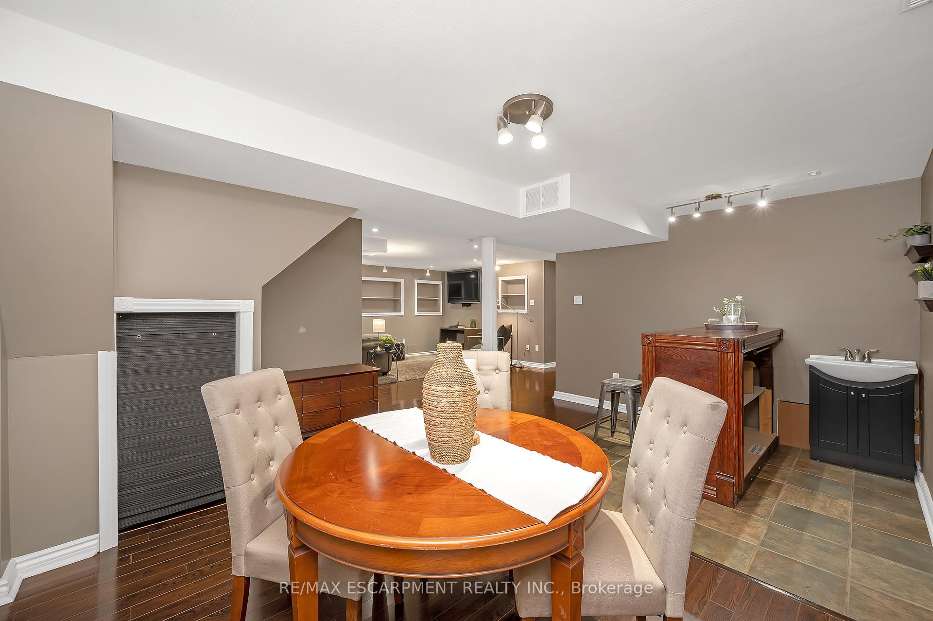 Photo 22 of Unit 18, 2243 Turnberry Road, Burlington, Rose — HOMEH