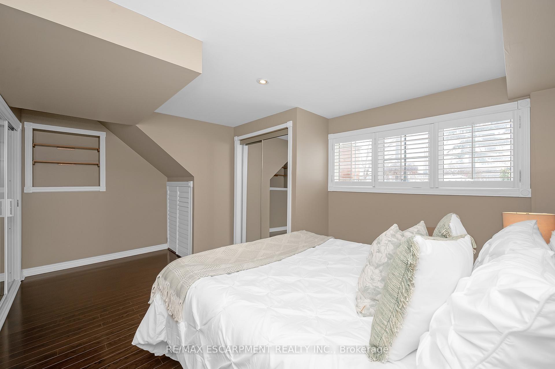 Photo 24 of Unit 18, 2243 Turnberry Road, Burlington, Rose — HOMEH