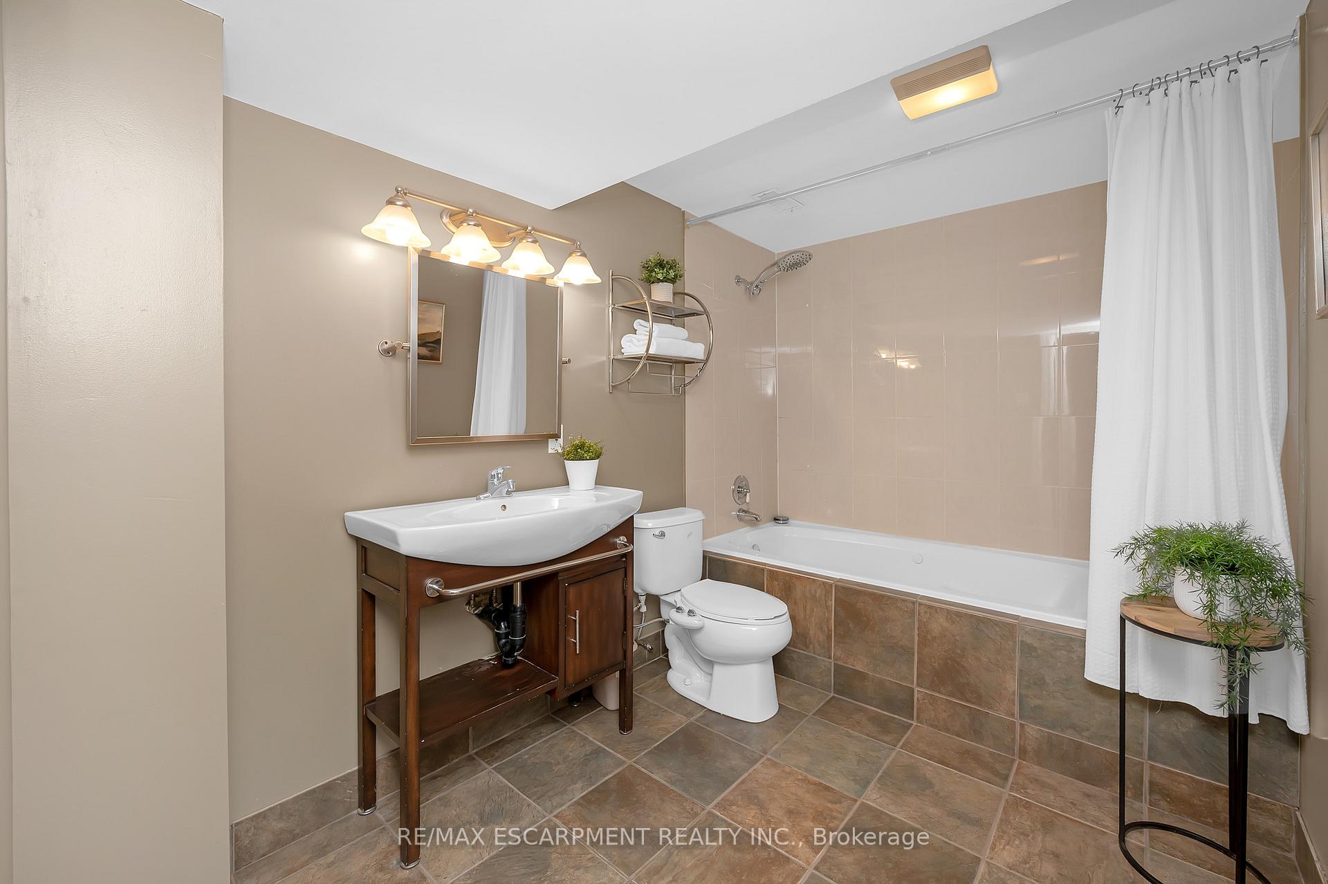 Photo 25 of Unit 18, 2243 Turnberry Road, Burlington, Rose — HOMEH