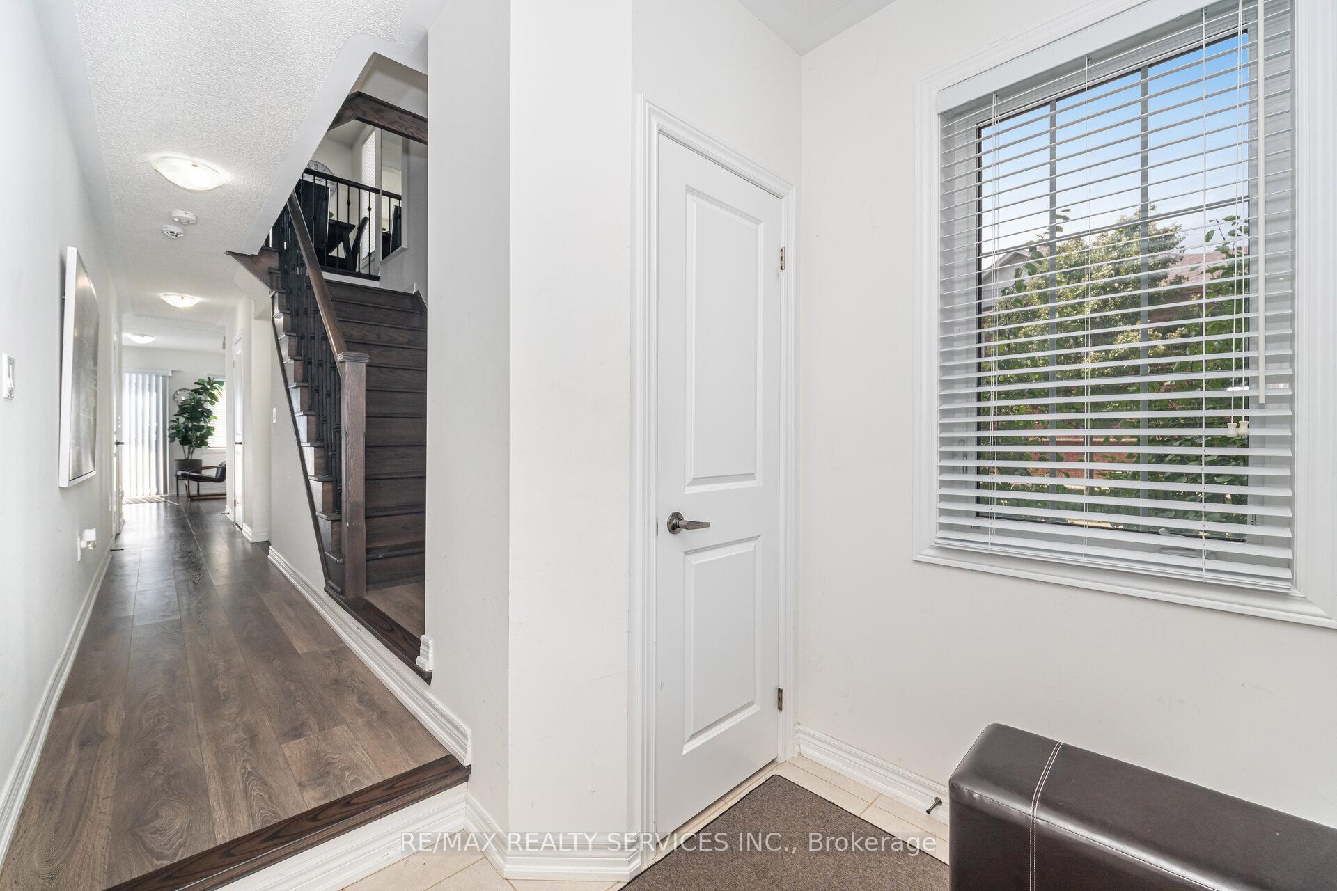 Photo 5 of 2 Estelle Gate, Brampton, Bram East — HOMEH