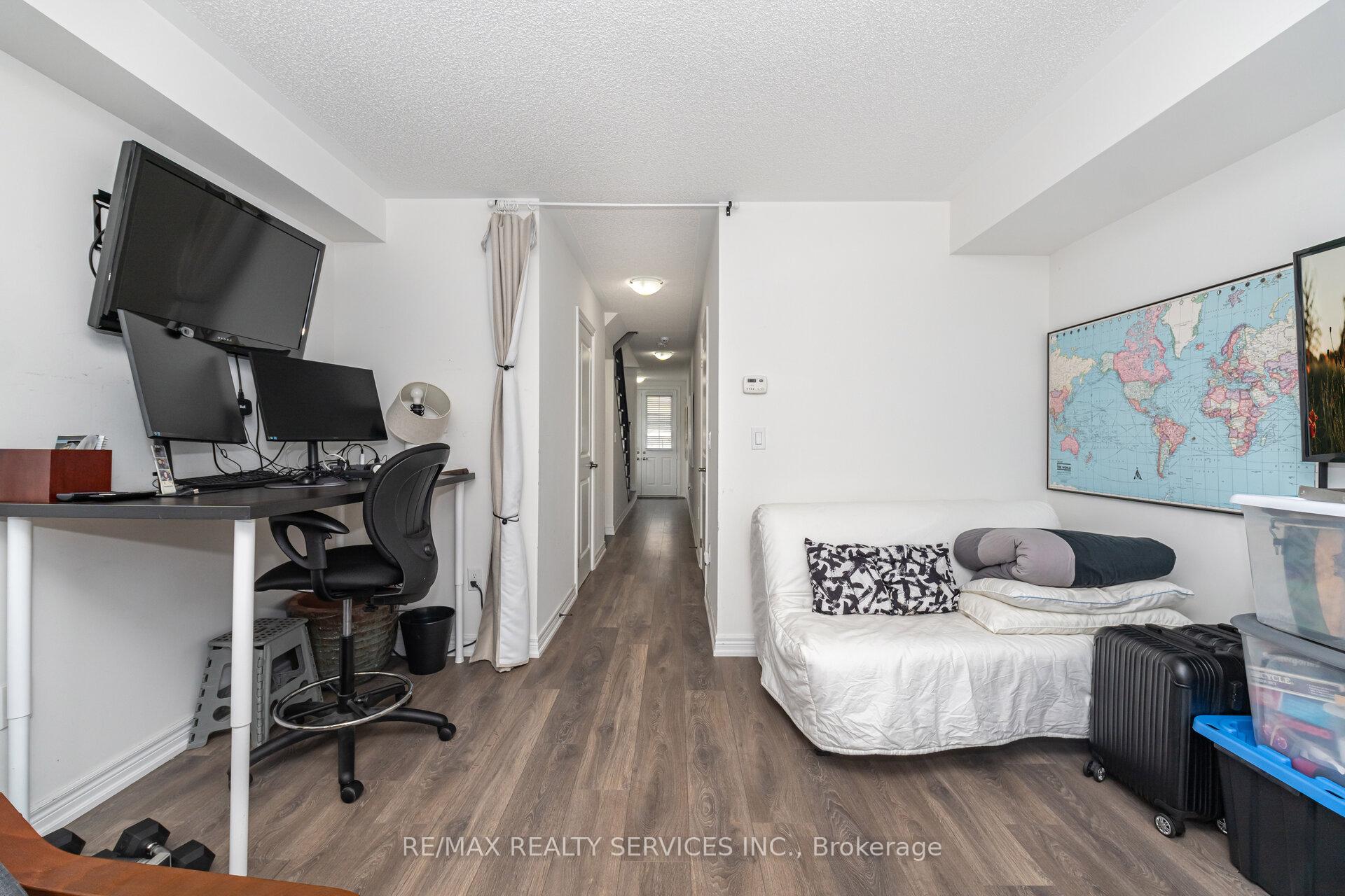 Photo 7 of 2 Estelle Gate, Brampton, Bram East — HOMEH