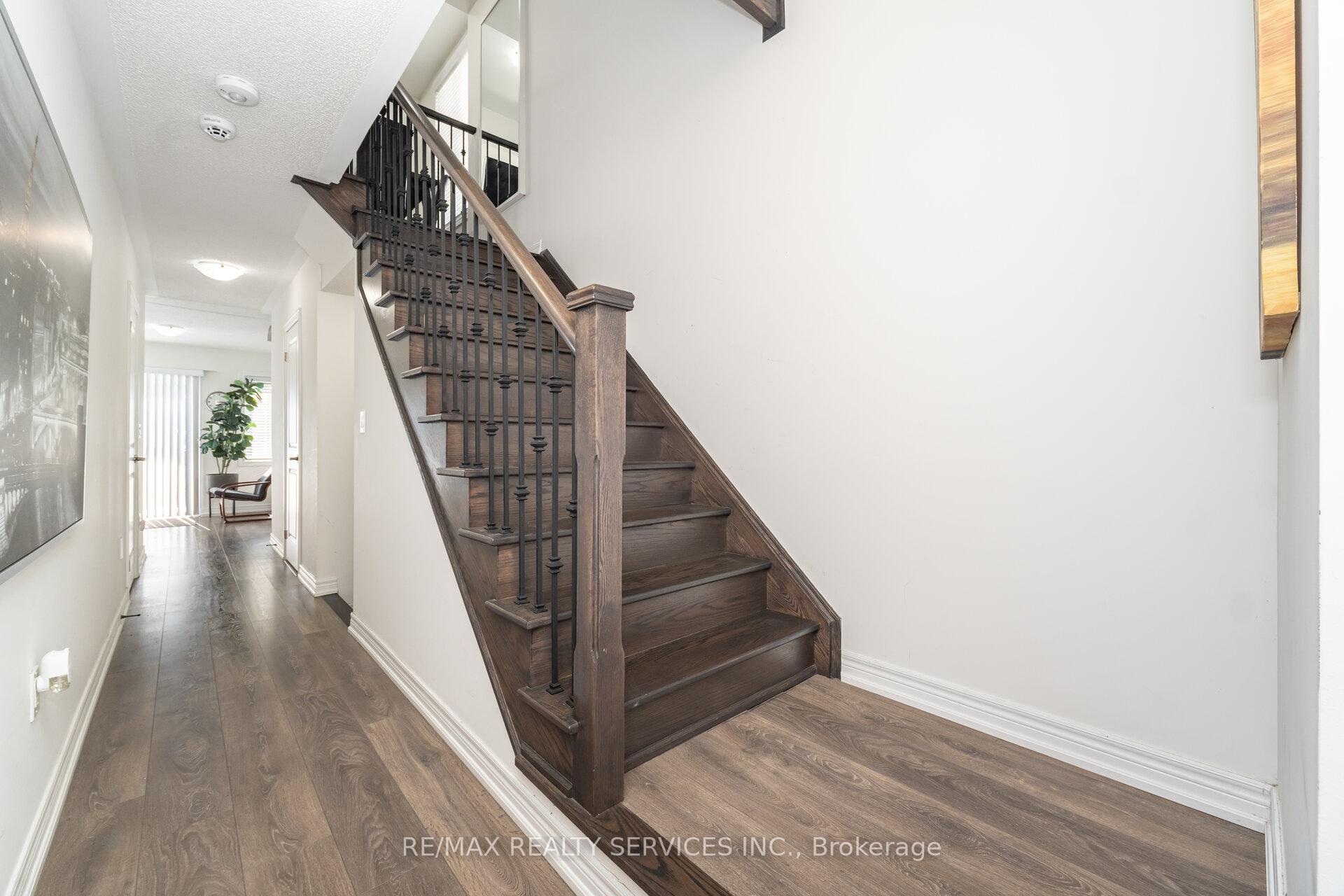 Photo 9 of 2 Estelle Gate, Brampton, Bram East — HOMEH