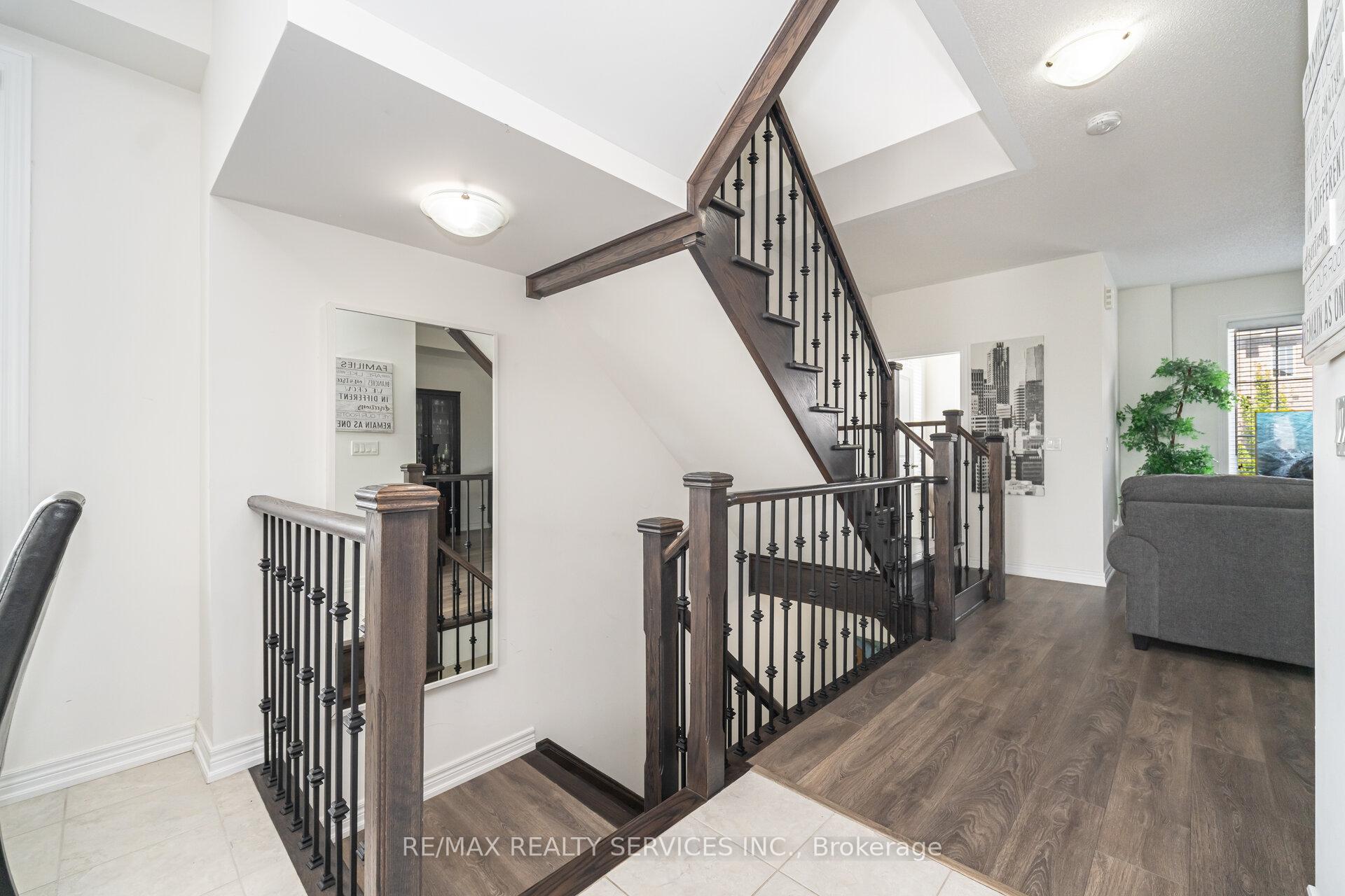Photo 10 of 2 Estelle Gate, Brampton, Bram East — HOMEH