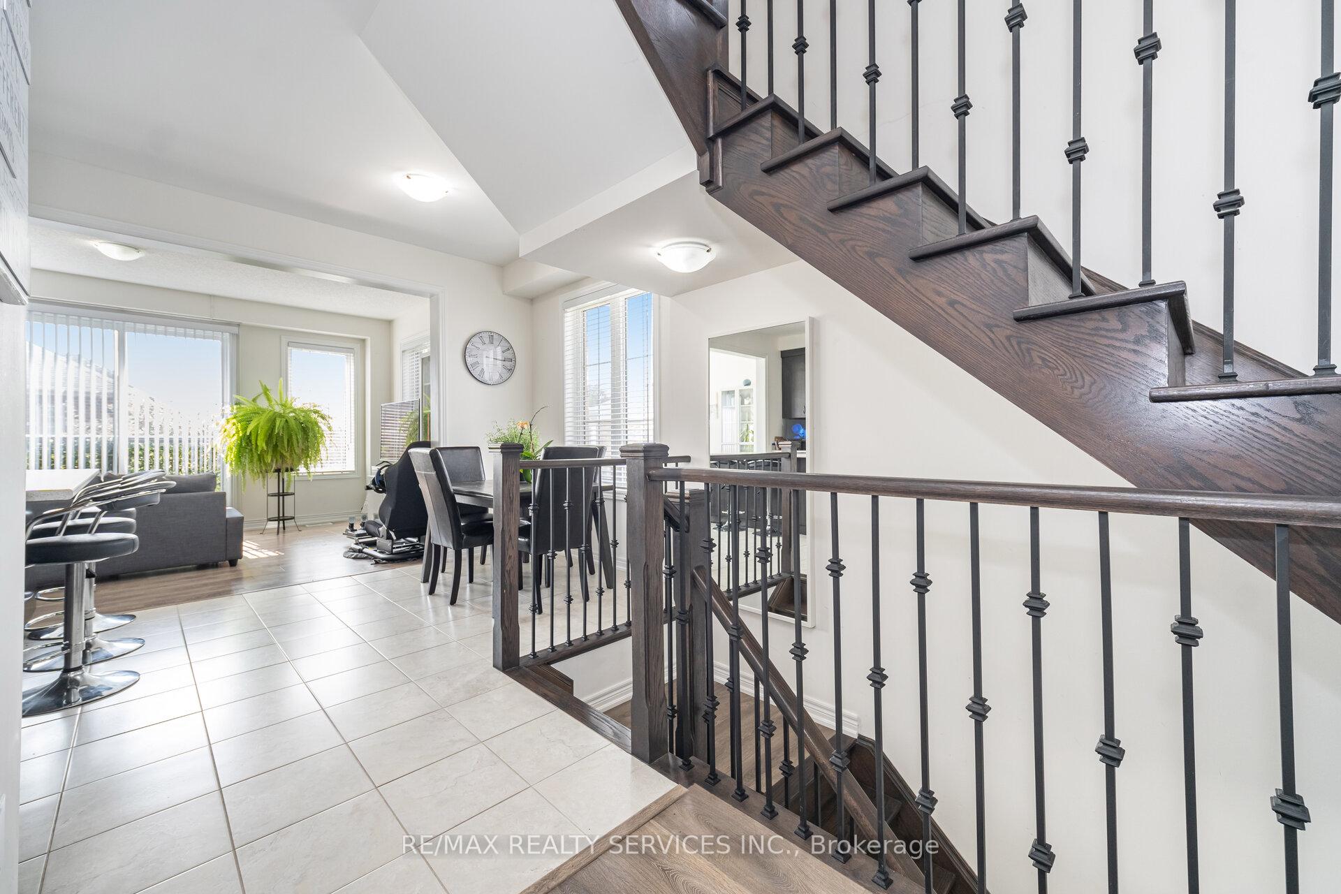 Photo 11 of 2 Estelle Gate, Brampton, Bram East — HOMEH