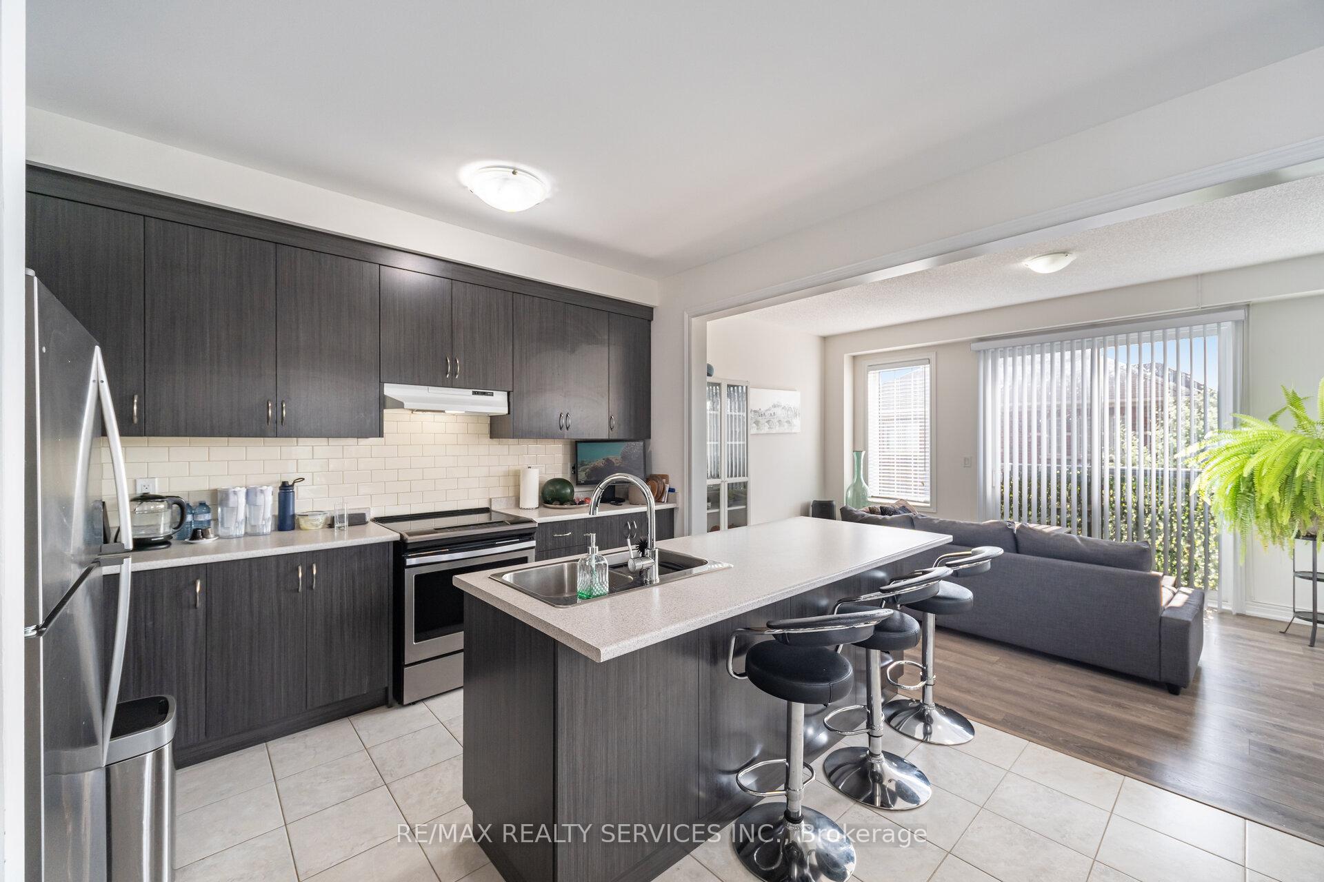 Photo 12 of 2 Estelle Gate, Brampton, Bram East — HOMEH