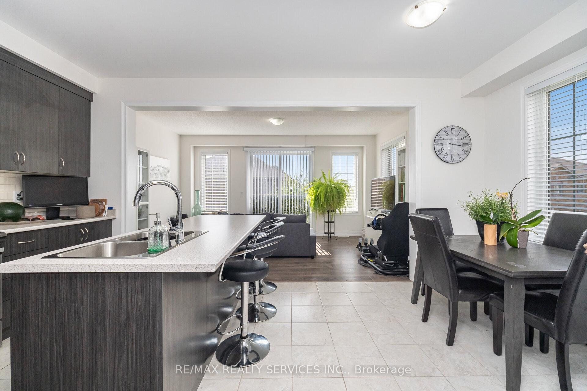 Photo 13 of 2 Estelle Gate, Brampton, Bram East — HOMEH