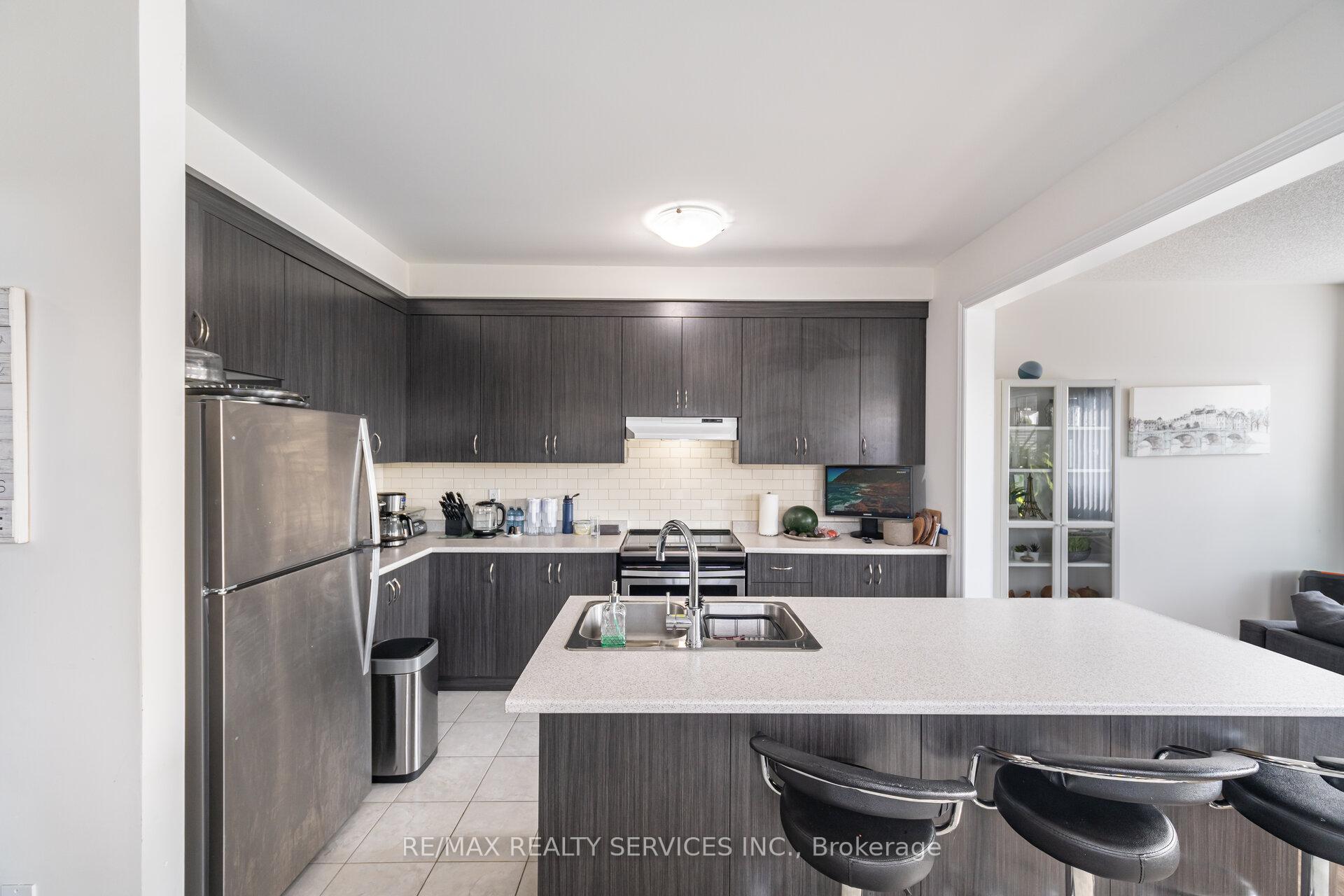 Photo 14 of 2 Estelle Gate, Brampton, Bram East — HOMEH