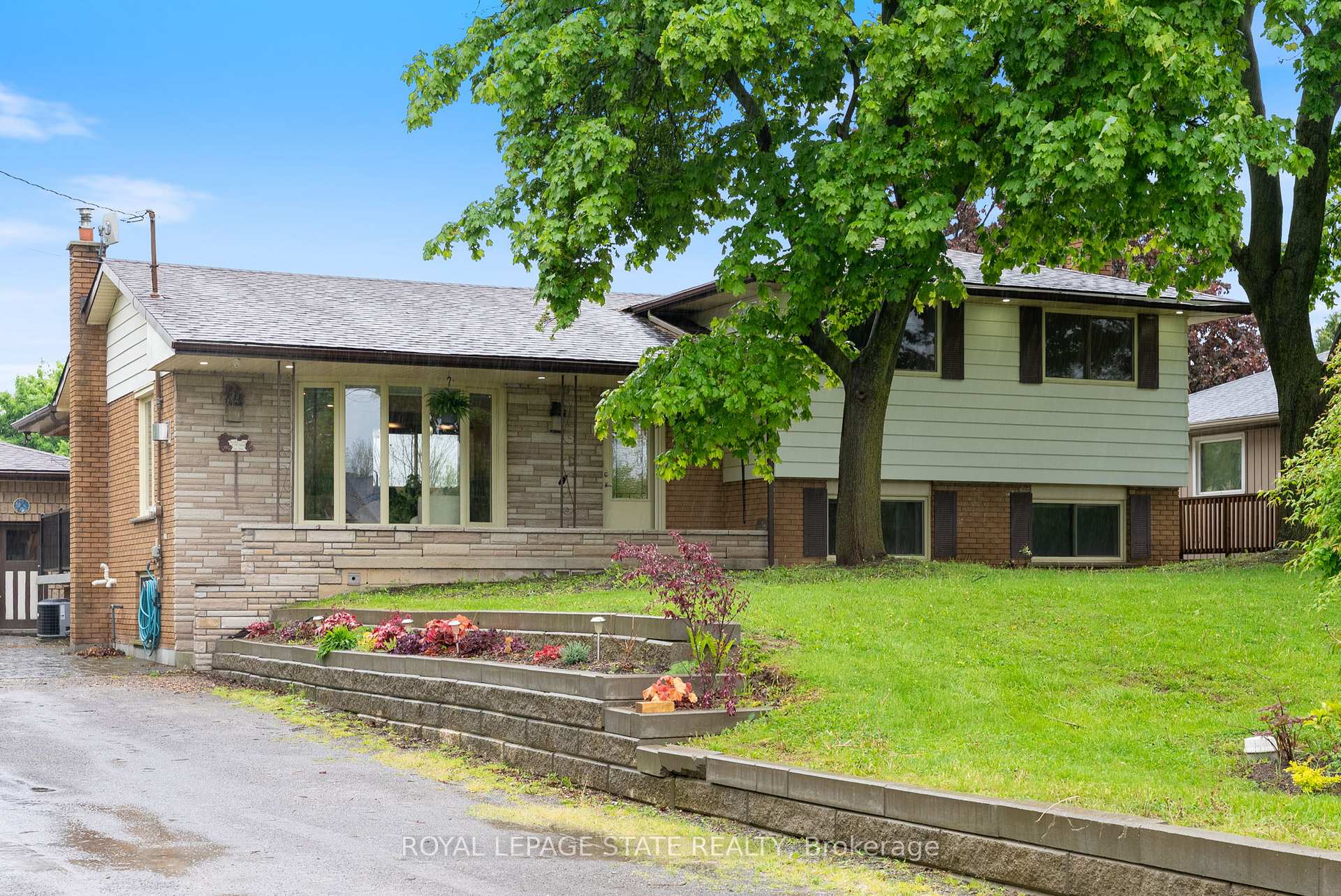 Photo 2 of 1629 Glancaster Road, Hamilton, Rural Glanbrook — HOMEH