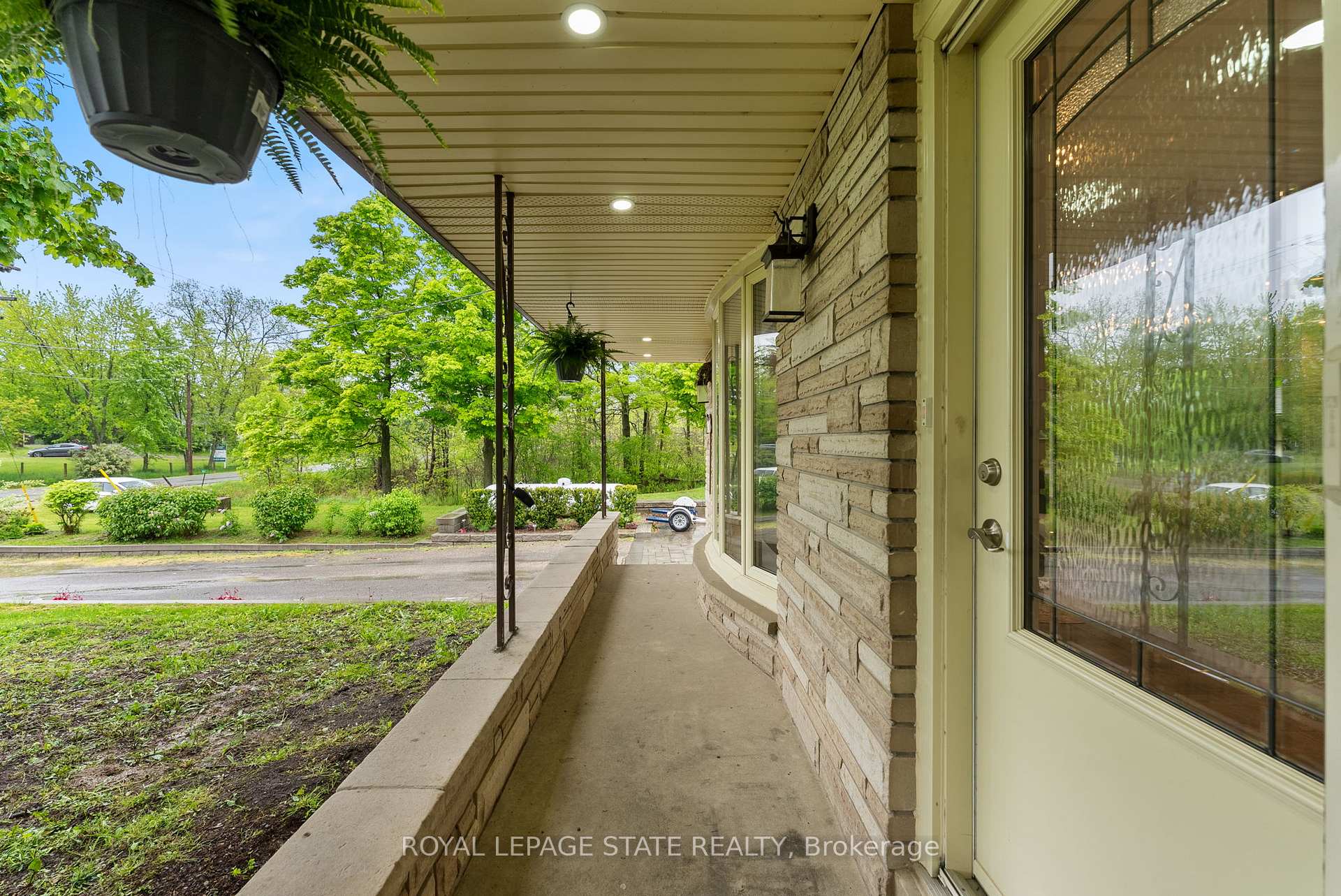 Photo 5 of 1629 Glancaster Road, Hamilton, Rural Glanbrook — HOMEH