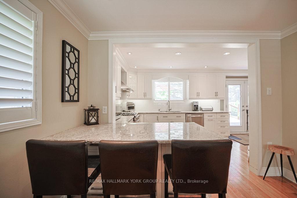 Photo 4 of 286 Kennedy Street W, Aurora, Aurora Highlands — HOMEH