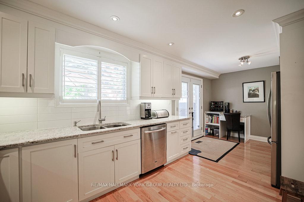 Photo 7 of 286 Kennedy Street W, Aurora, Aurora Highlands — HOMEH