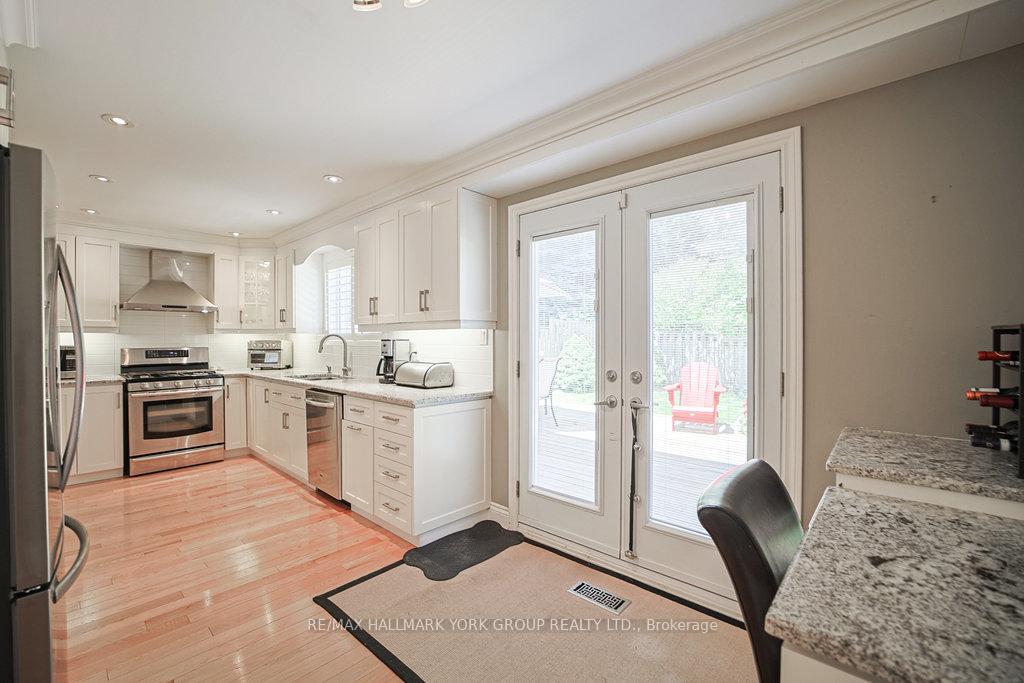 Photo 9 of 286 Kennedy Street W, Aurora, Aurora Highlands — HOMEH