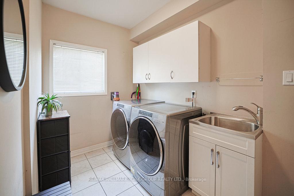 Photo 15 of 286 Kennedy Street W, Aurora, Aurora Highlands — HOMEH