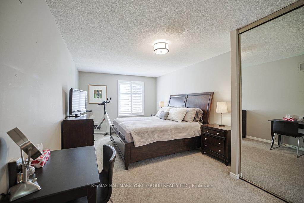 Photo 20 of 286 Kennedy Street W, Aurora, Aurora Highlands — HOMEH