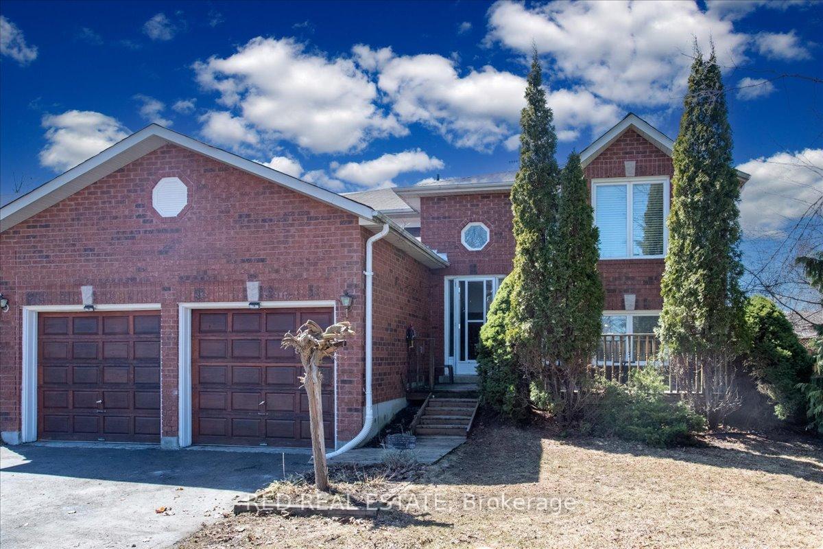 Photo 2 of 2 Finlay Road, Barrie, West Bayfield — HOMEH