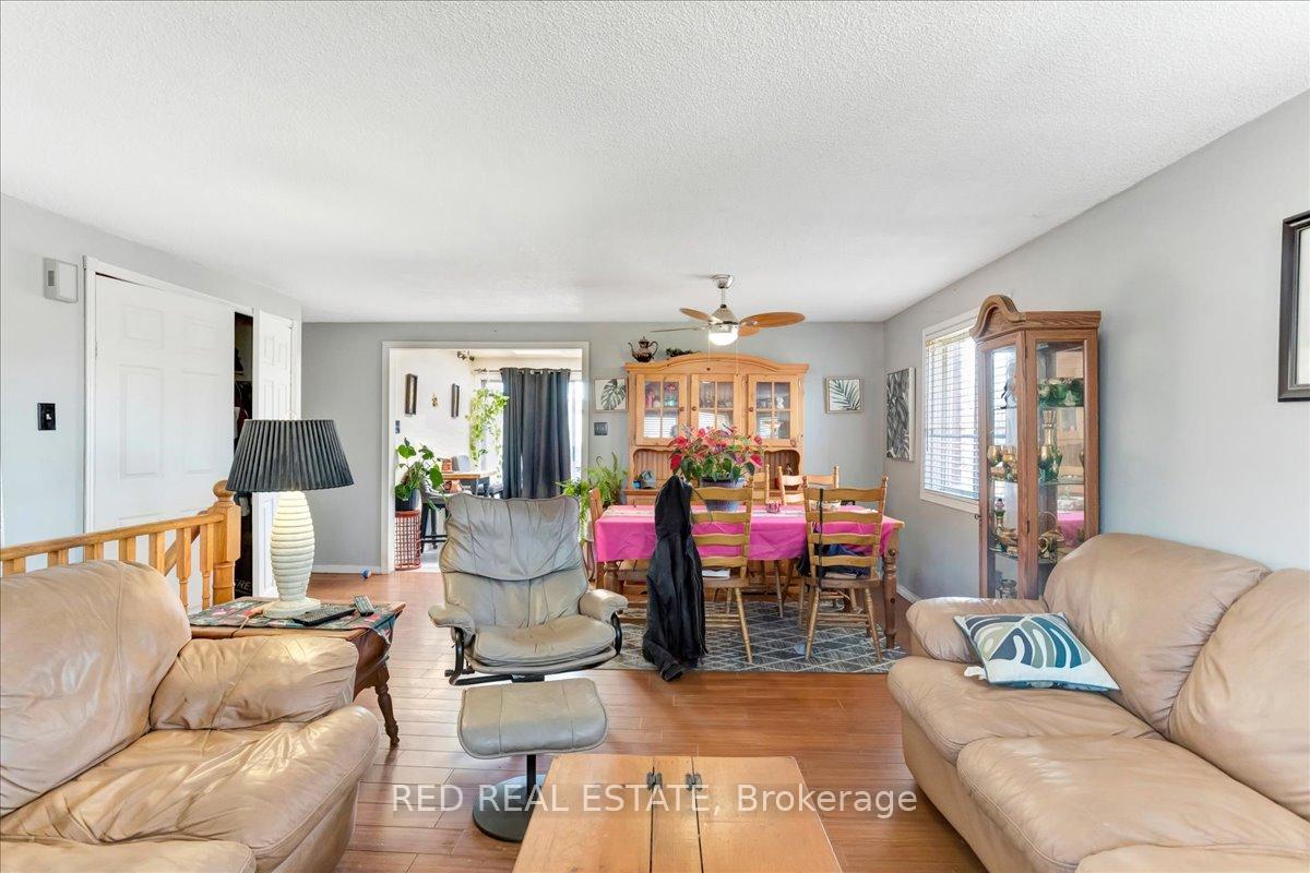 Photo 6 of 2 Finlay Road, Barrie, West Bayfield — HOMEH