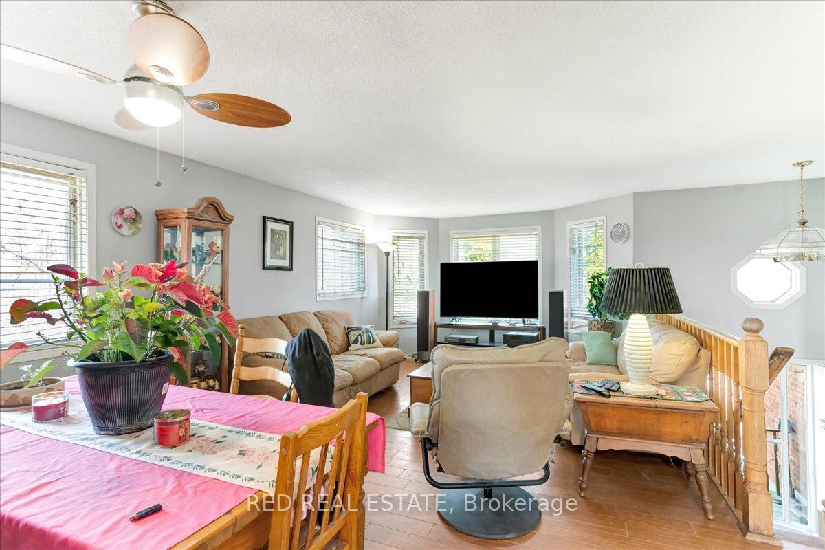 Photo 7 of 2 Finlay Road, Barrie, West Bayfield — HOMEH