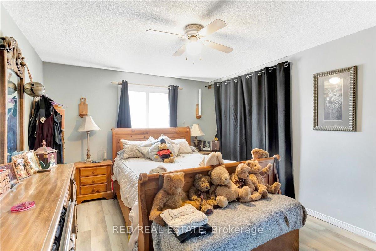Photo 8 of 2 Finlay Road, Barrie, West Bayfield — HOMEH