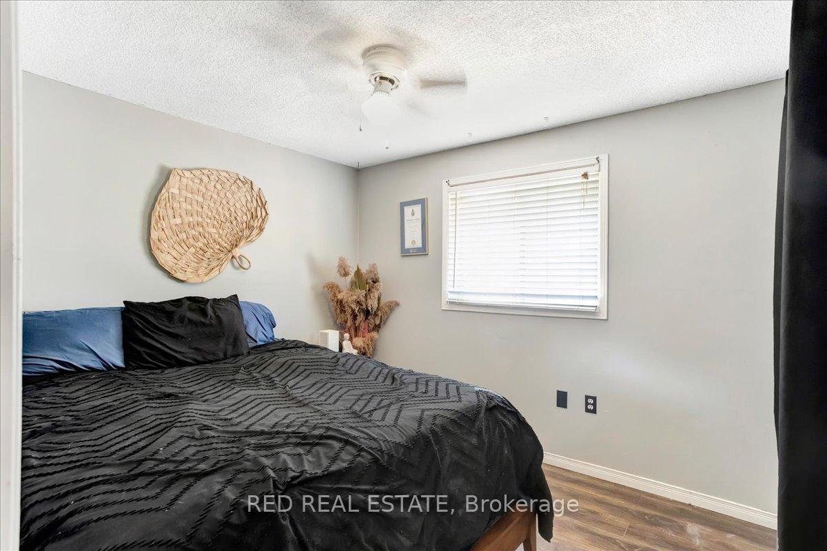 Photo 10 of 2 Finlay Road, Barrie, West Bayfield — HOMEH