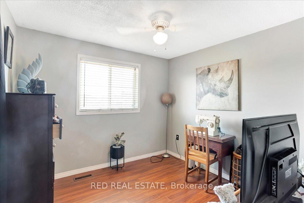Photo 11 of 2 Finlay Road, Barrie, West Bayfield — HOMEH