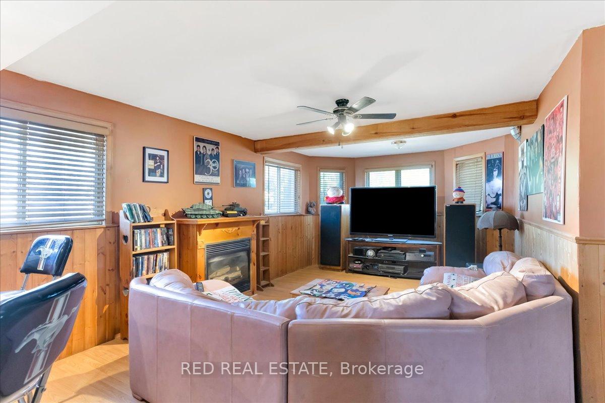 Photo 13 of 2 Finlay Road, Barrie, West Bayfield — HOMEH