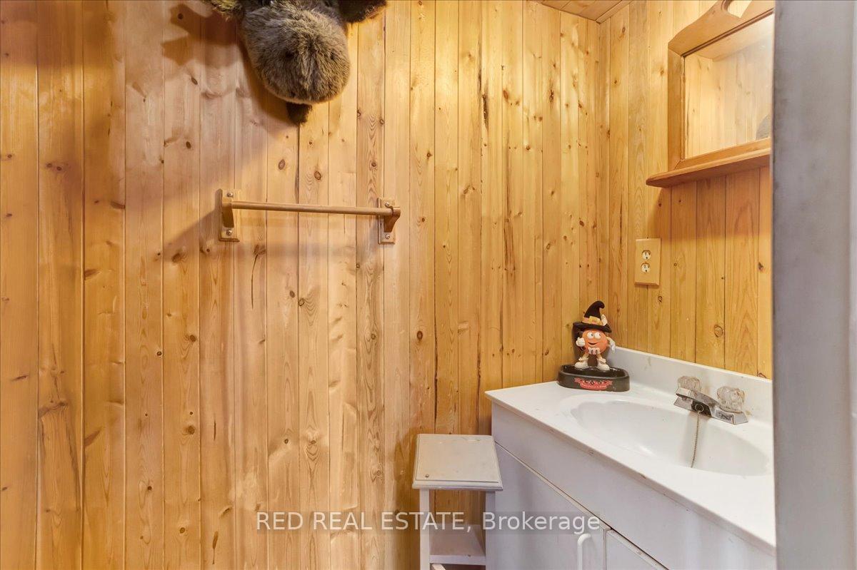 Photo 18 of 2 Finlay Road, Barrie, West Bayfield — HOMEH