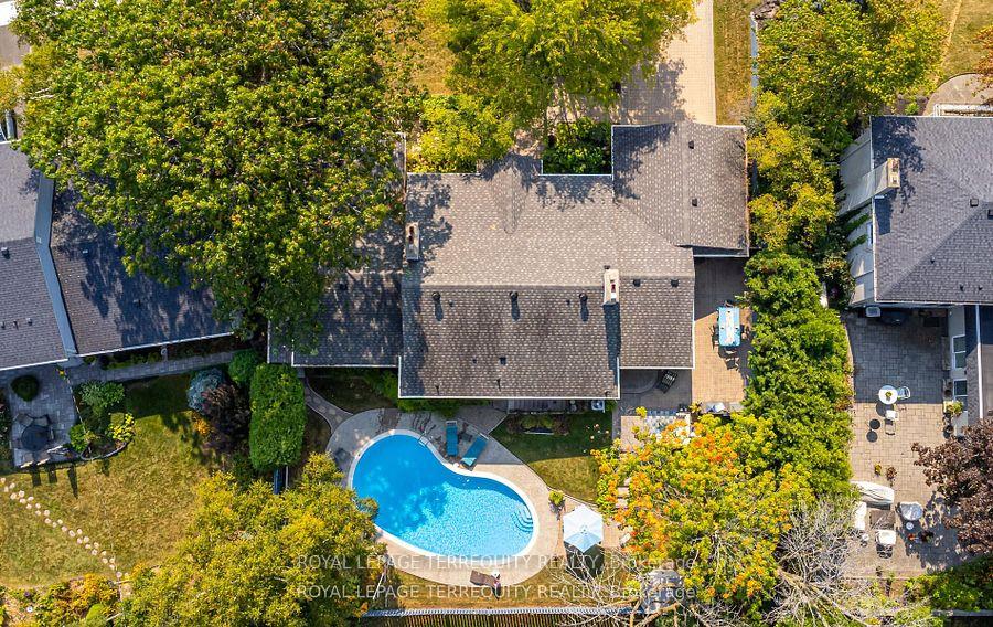 Photo 2 of 1319 Tyandaga Park Drive, Burlington, Tyandaga — HOMEH