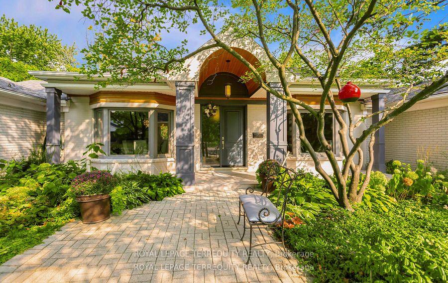 Photo 4 of 1319 Tyandaga Park Drive, Burlington, Tyandaga — HOMEH