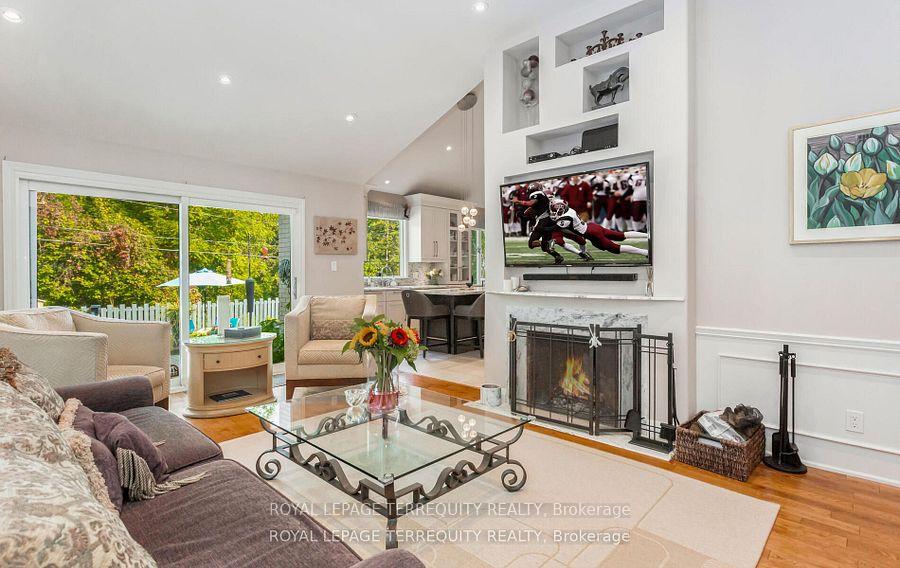 Photo 11 of 1319 Tyandaga Park Drive, Burlington, Tyandaga — HOMEH