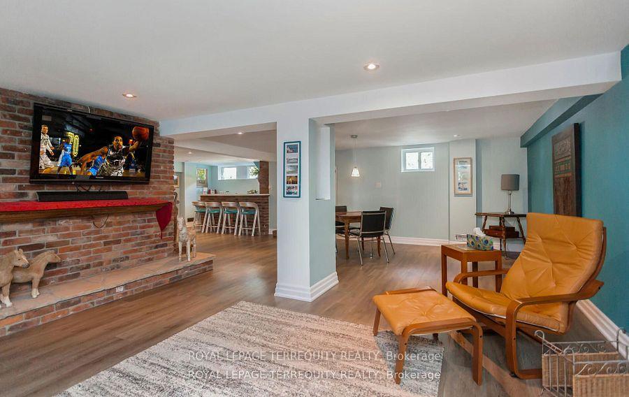 Photo 21 of 1319 Tyandaga Park Drive, Burlington, Tyandaga — HOMEH