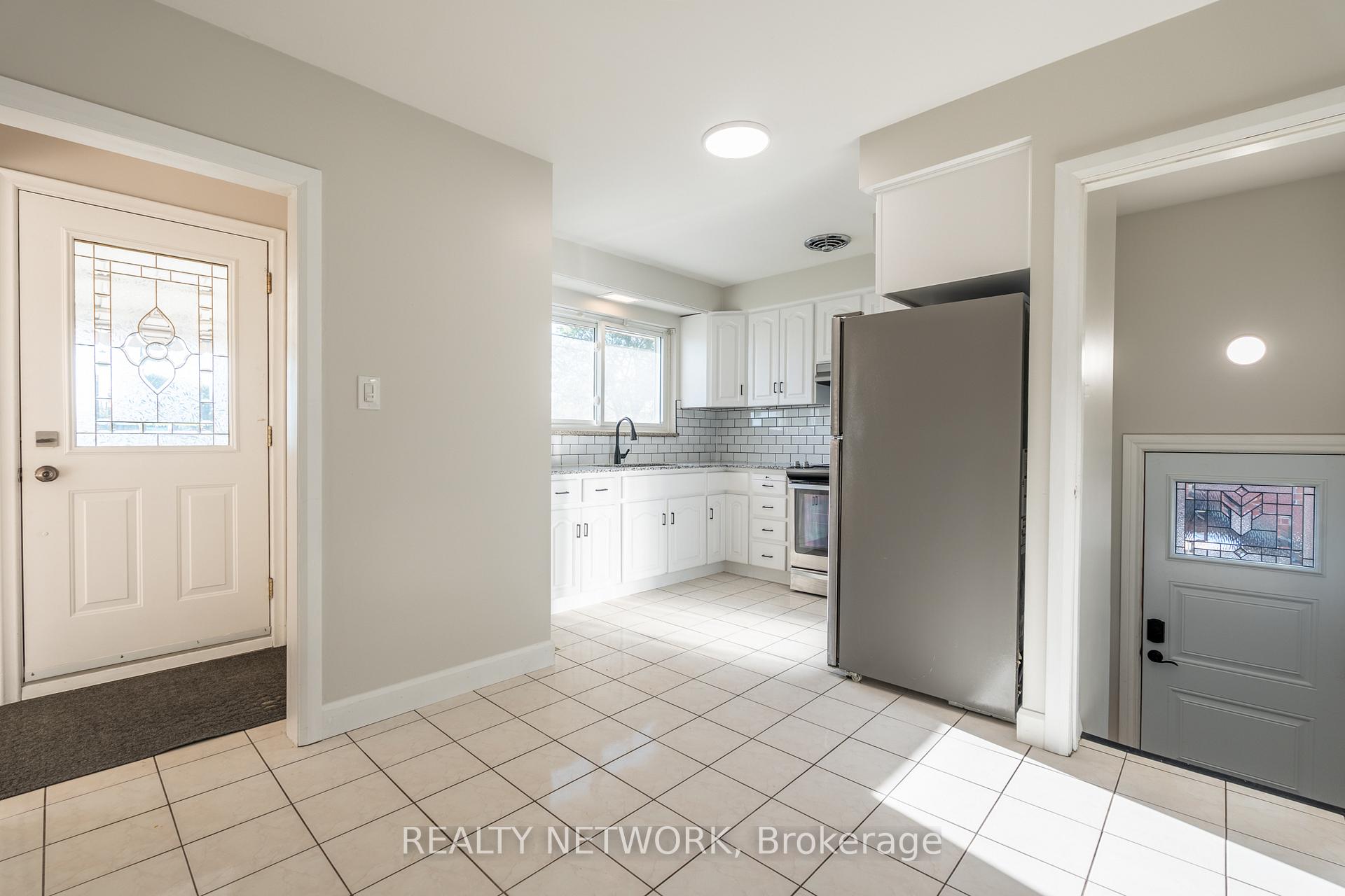 Photo 9 of 716 Upper Ottawa Street, Hamilton, Hampton Heights — HOMEH