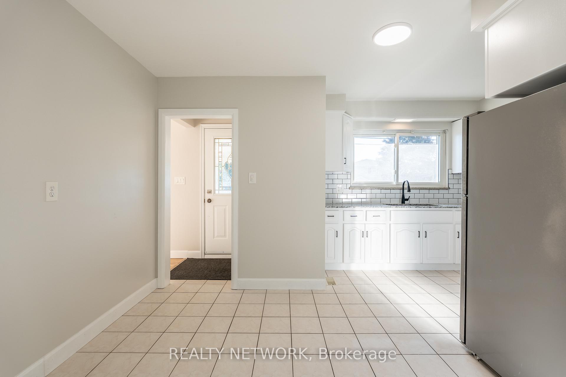 Photo 10 of 716 Upper Ottawa Street, Hamilton, Hampton Heights — HOMEH