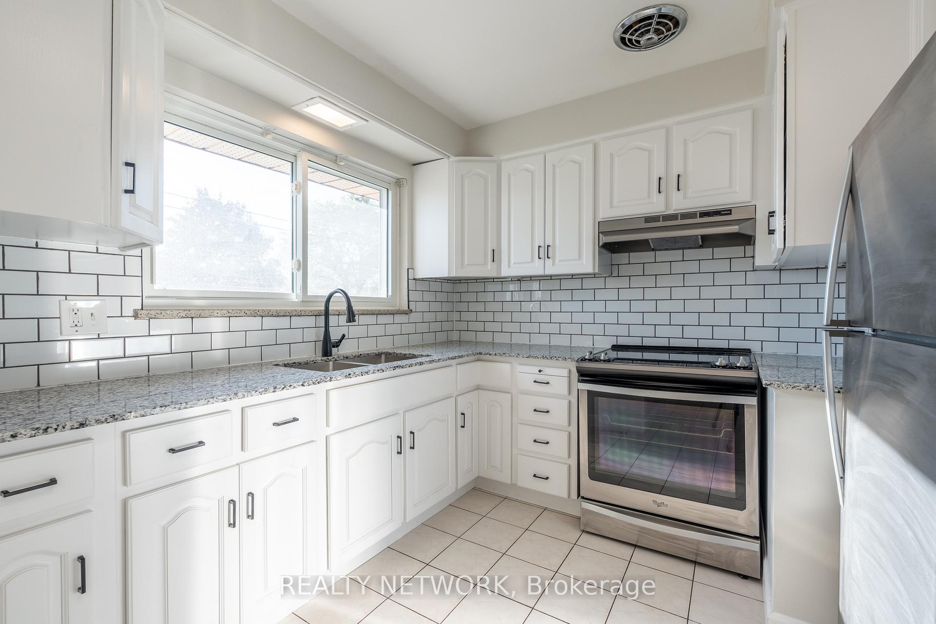Photo 11 of 716 Upper Ottawa Street, Hamilton, Hampton Heights — HOMEH