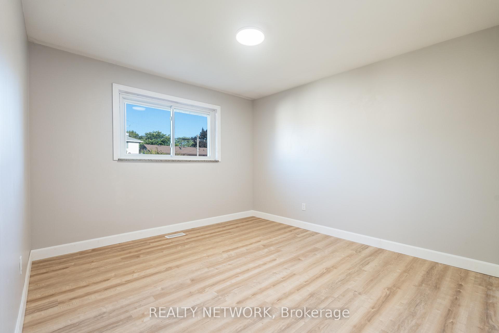 Photo 14 of 716 Upper Ottawa Street, Hamilton, Hampton Heights — HOMEH