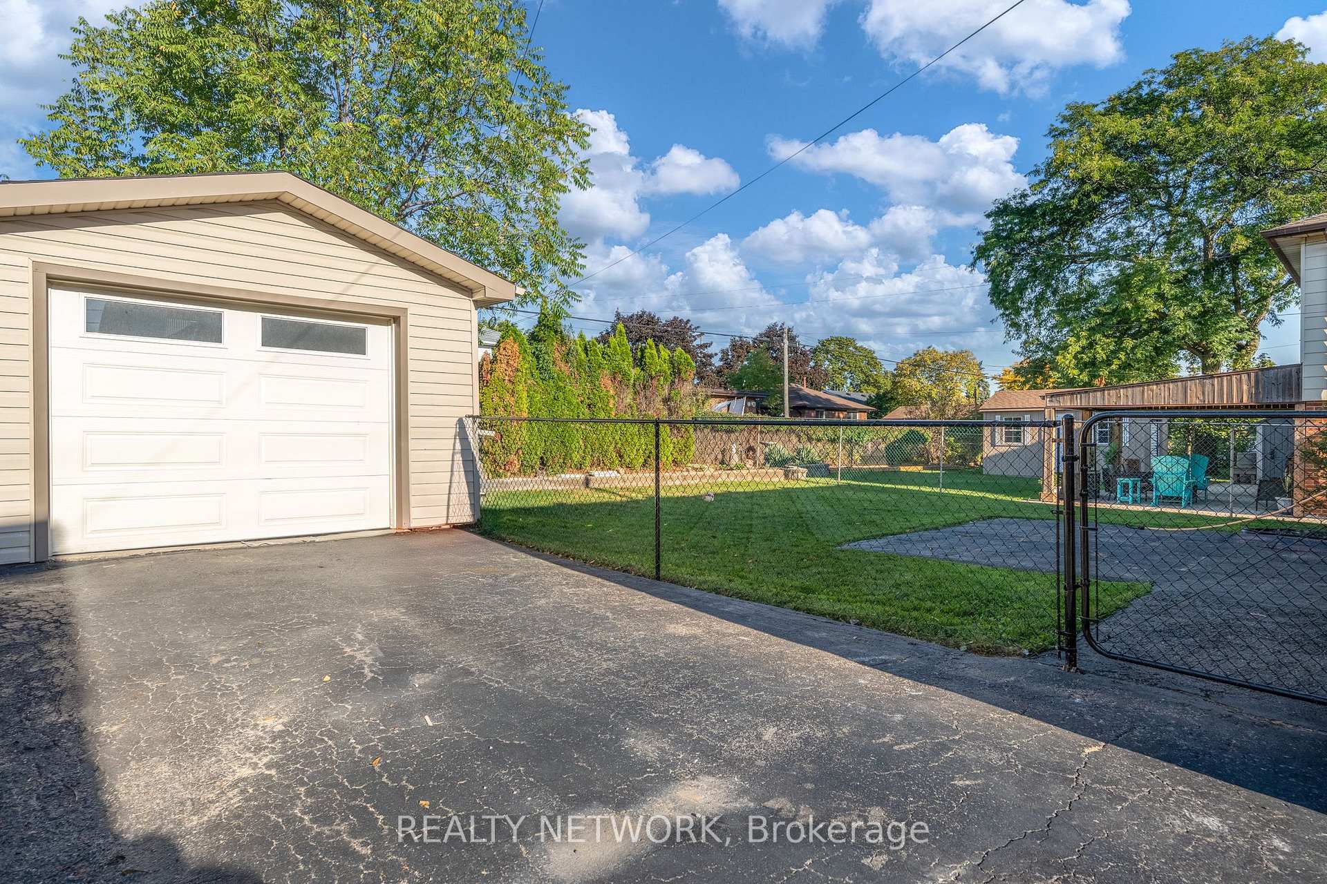 Photo 37 of 716 Upper Ottawa Street, Hamilton, Hampton Heights — HOMEH