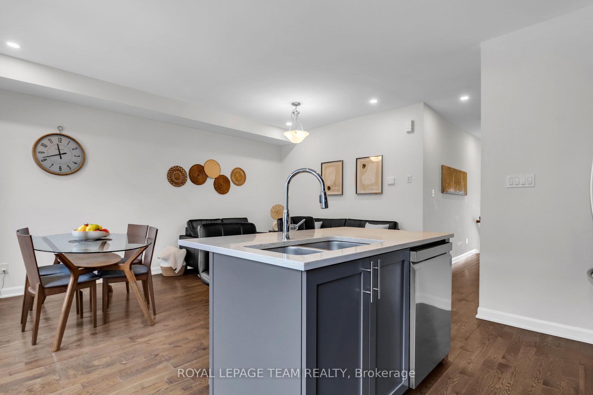 Photo 13 of 2034 Caltra Crescent, Ottawa, Barrhaven - Half Moon Bay — HOMEH