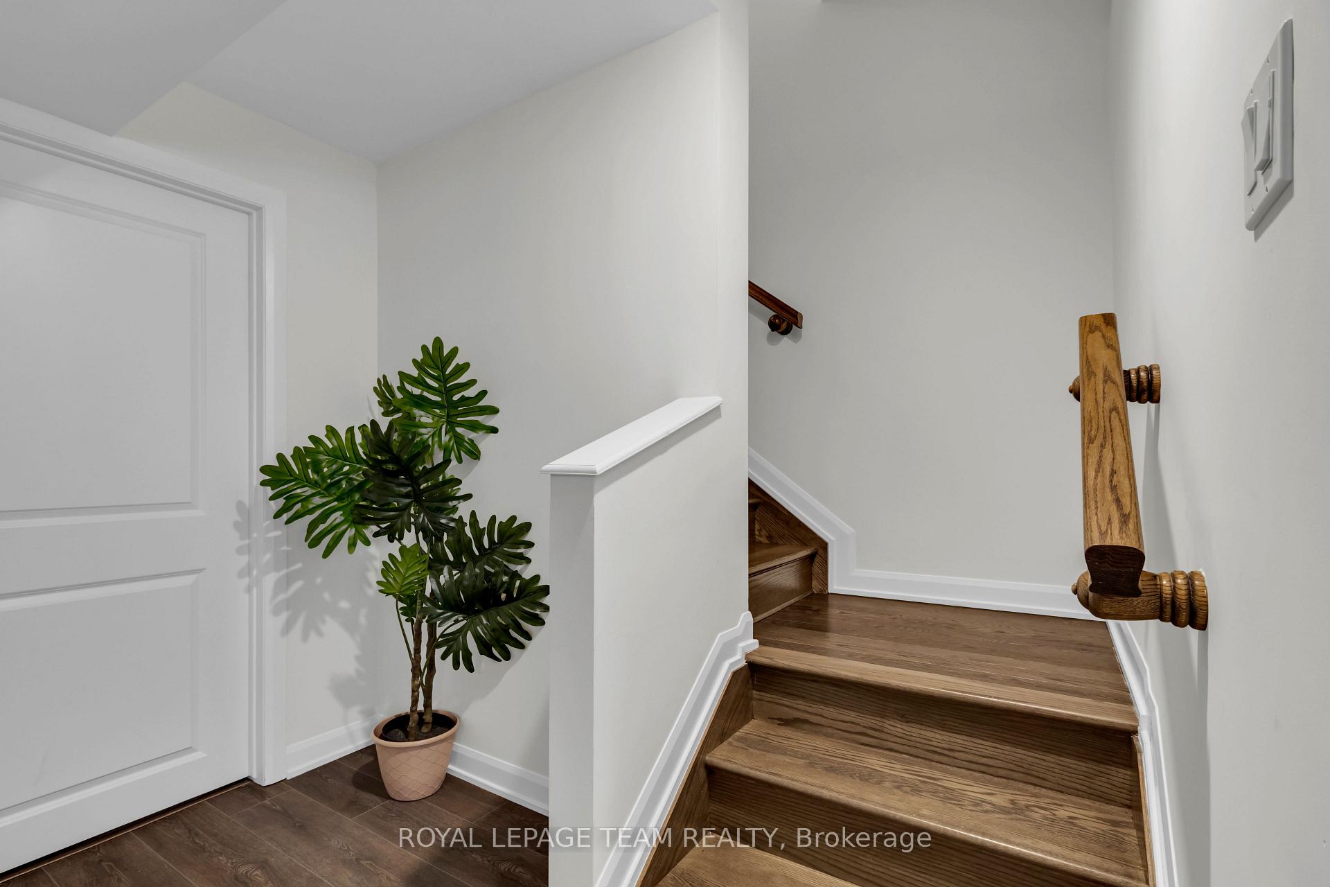 Photo 23 of 2034 Caltra Crescent, Ottawa, Barrhaven - Half Moon Bay — HOMEH
