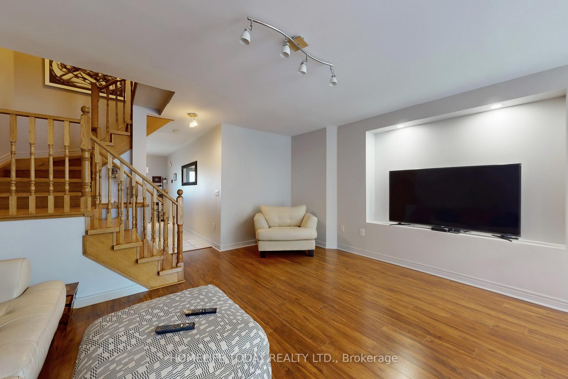 Photo 11 of 79 Checkerberry Crescent, Brampton, Sandringham-Wellington — HOMEH