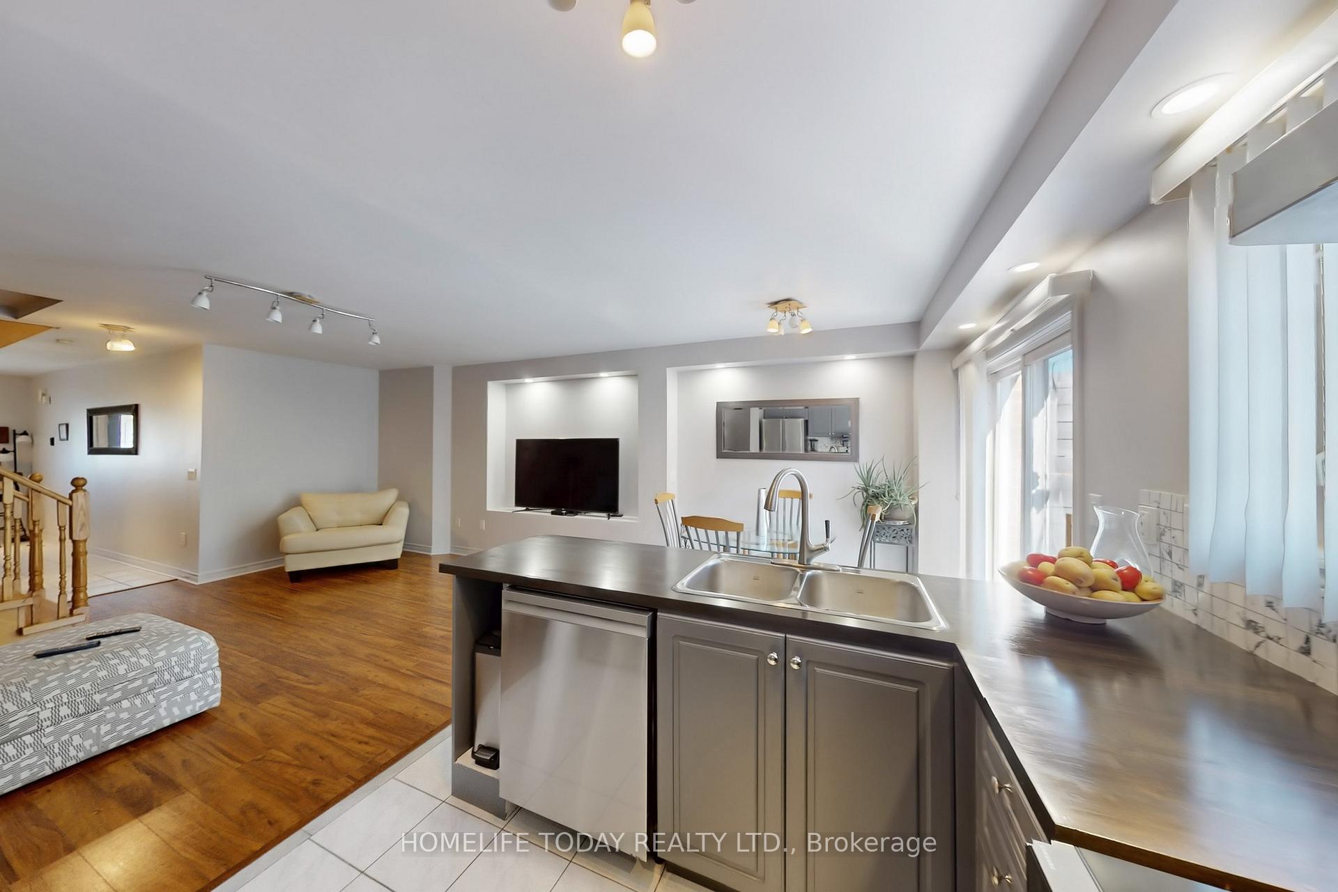 Photo 14 of 79 Checkerberry Crescent, Brampton, Sandringham-Wellington — HOMEH