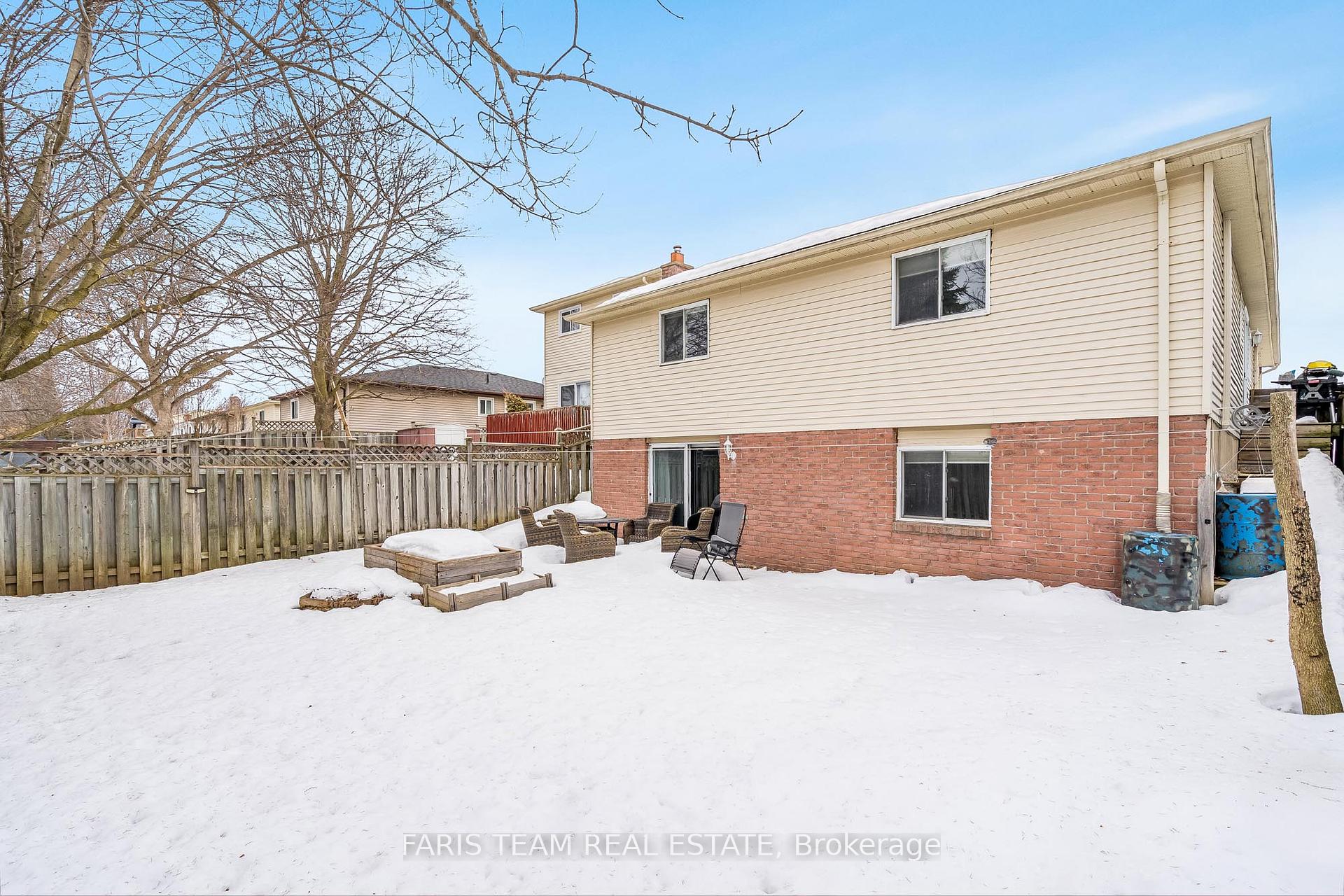 Photo 18 of 87 Hickling Trail, Barrie, Grove East — HOMEH