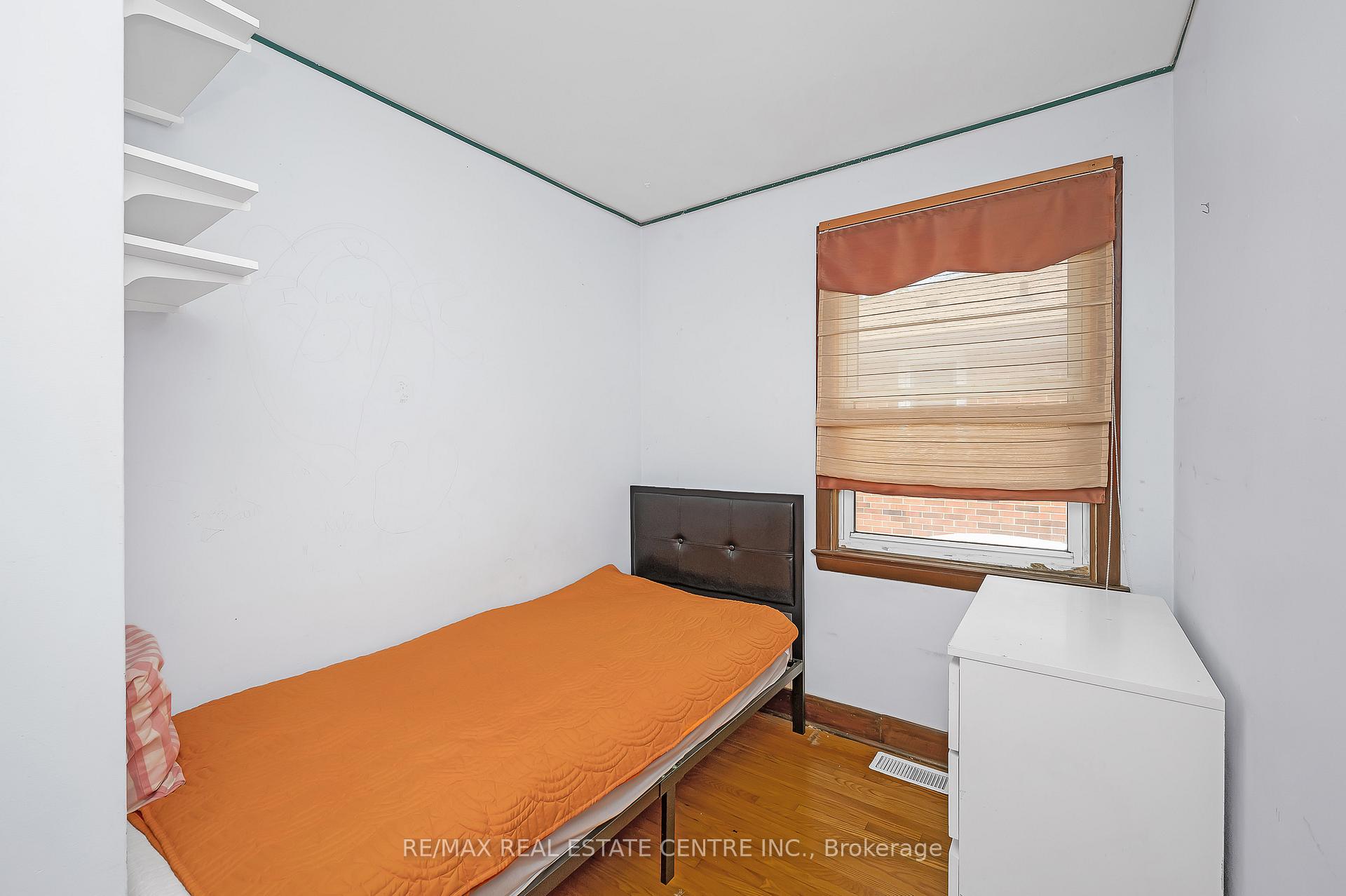 Photo 13 of 676 Upper Wentworth Street, Hamilton, Hill Park — HOMEH