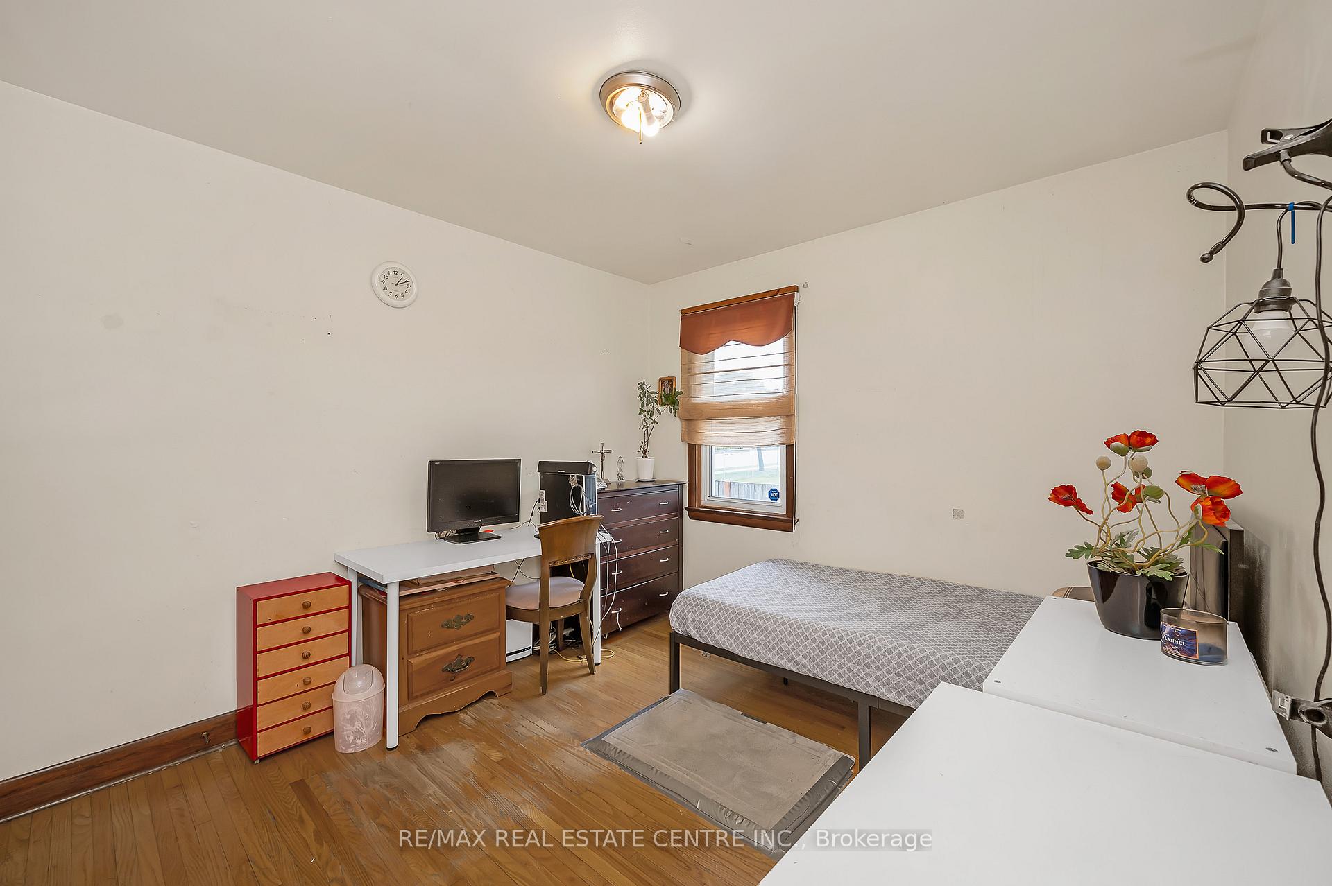 Photo 21 of 676 Upper Wentworth Street, Hamilton, Hill Park — HOMEH
