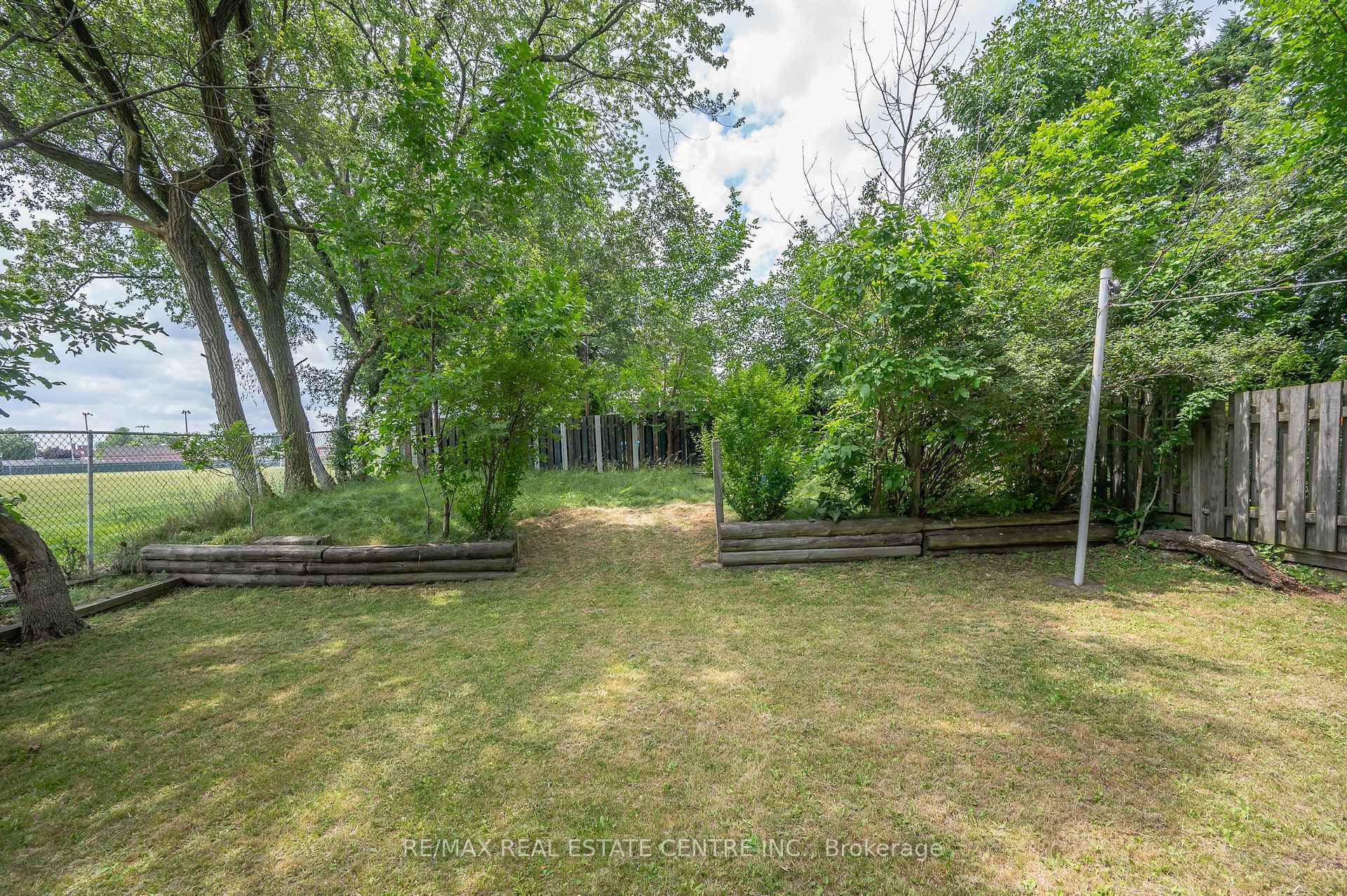 Photo 32 of 676 Upper Wentworth Street, Hamilton, Hill Park — HOMEH