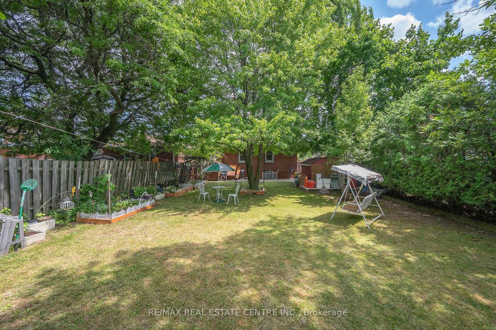 Photo 33 of 676 Upper Wentworth Street, Hamilton, Hill Park — HOMEH