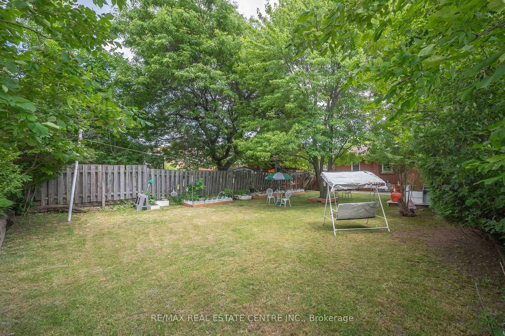 Photo 34 of 676 Upper Wentworth Street, Hamilton, Hill Park — HOMEH