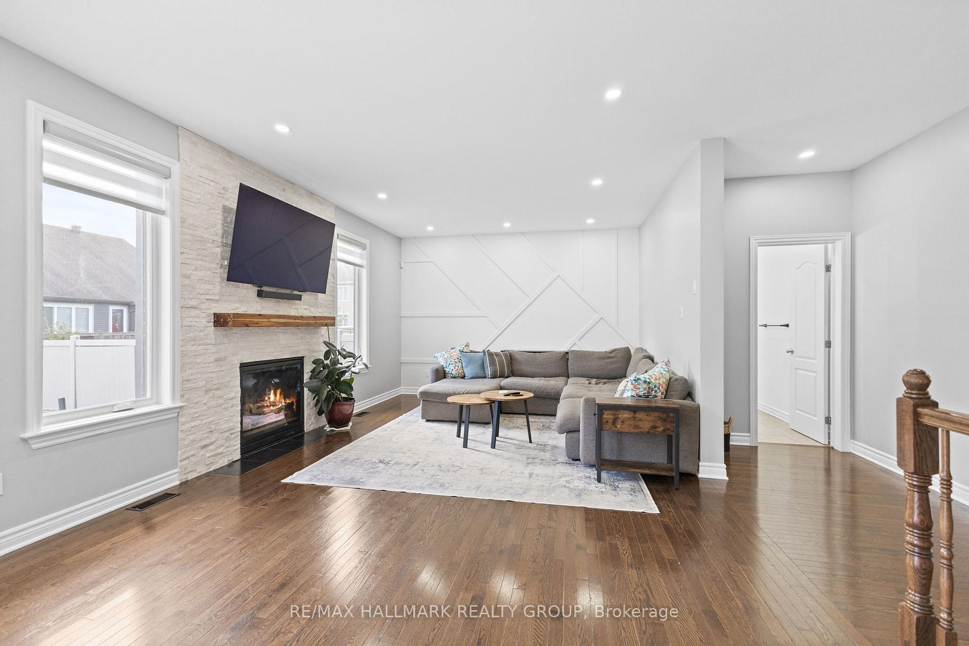 Photo 3 of 254 Gracewood Crescent, Ottawa, Blossom Park/Kemp Park/Findlay Creek — HOMEH