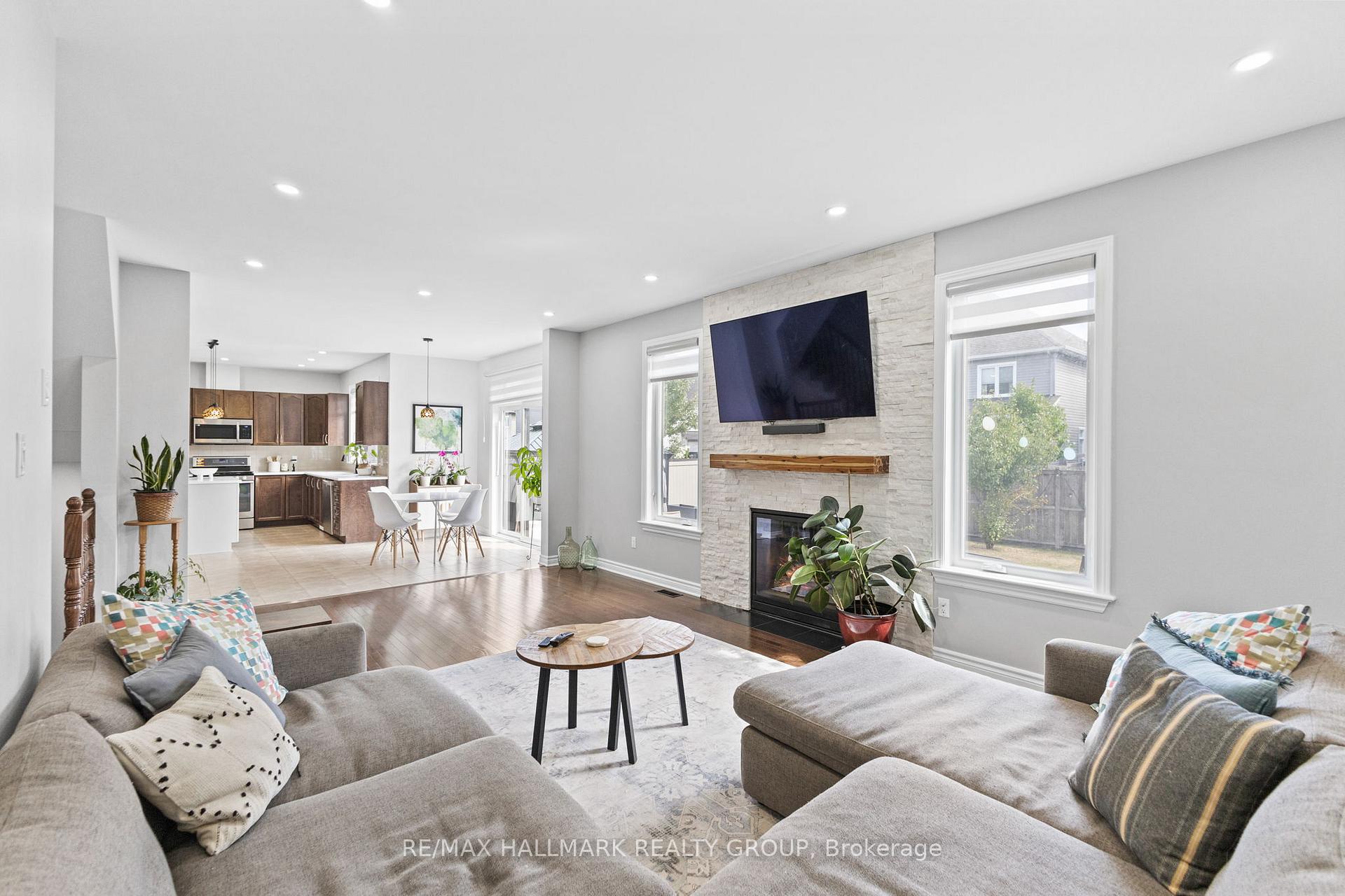 Photo 5 of 254 Gracewood Crescent, Ottawa, Blossom Park/Kemp Park/Findlay Creek — HOMEH