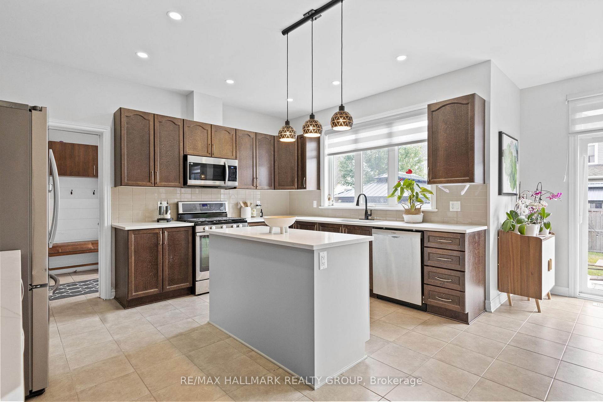 Photo 6 of 254 Gracewood Crescent, Ottawa, Blossom Park/Kemp Park/Findlay Creek — HOMEH