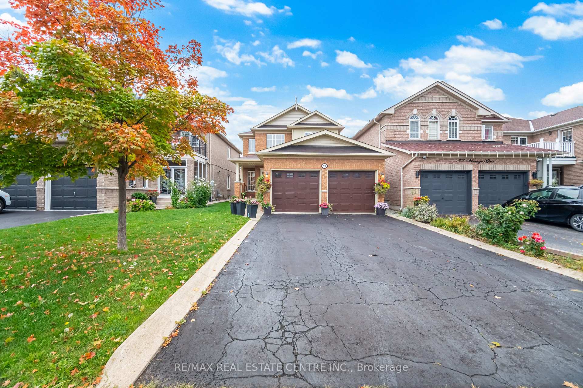 Photo 3 of 59 Vintage Gate, Brampton, Fletcher's Creek Village — HOMEH