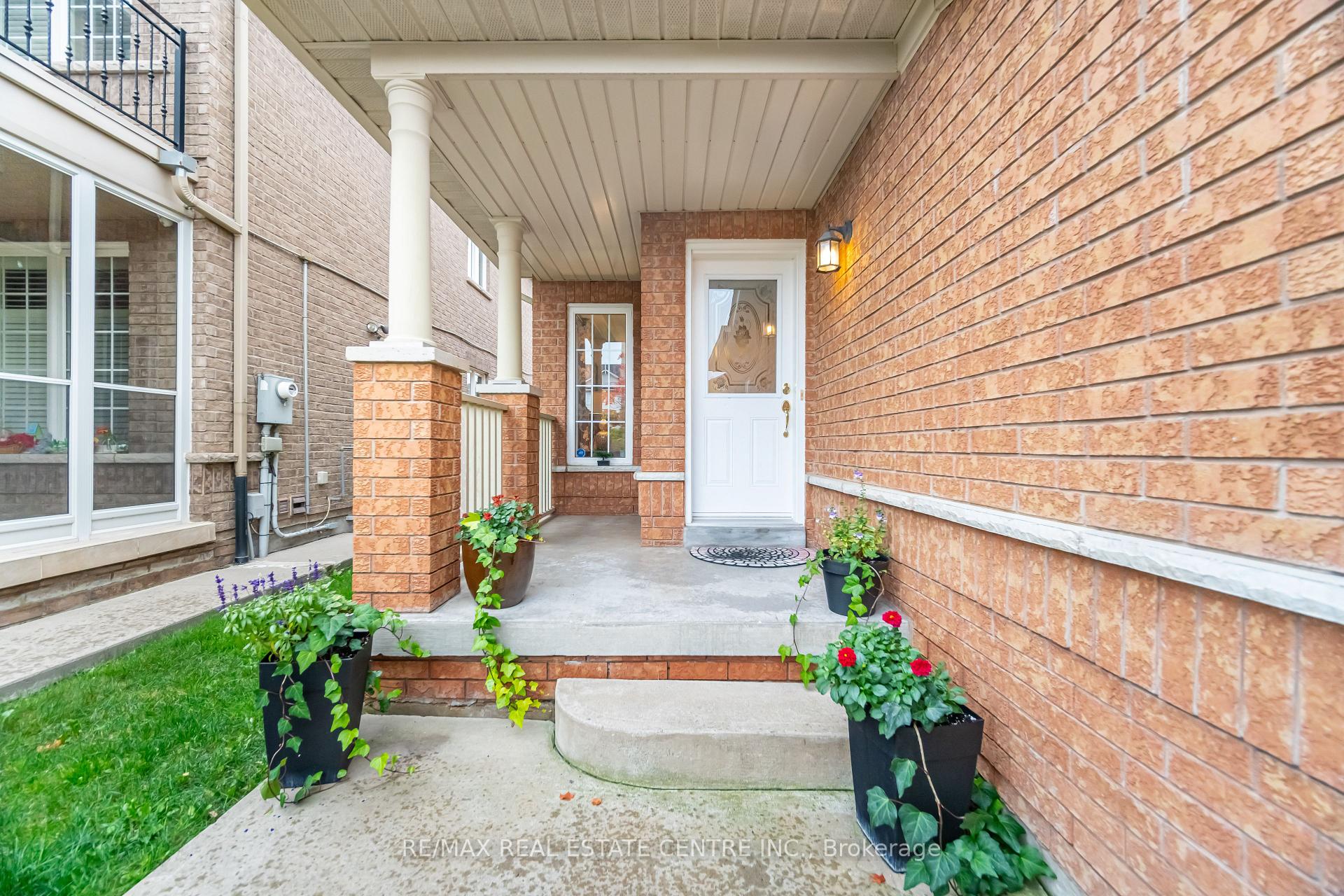 Photo 6 of 59 Vintage Gate, Brampton, Fletcher's Creek Village — HOMEH